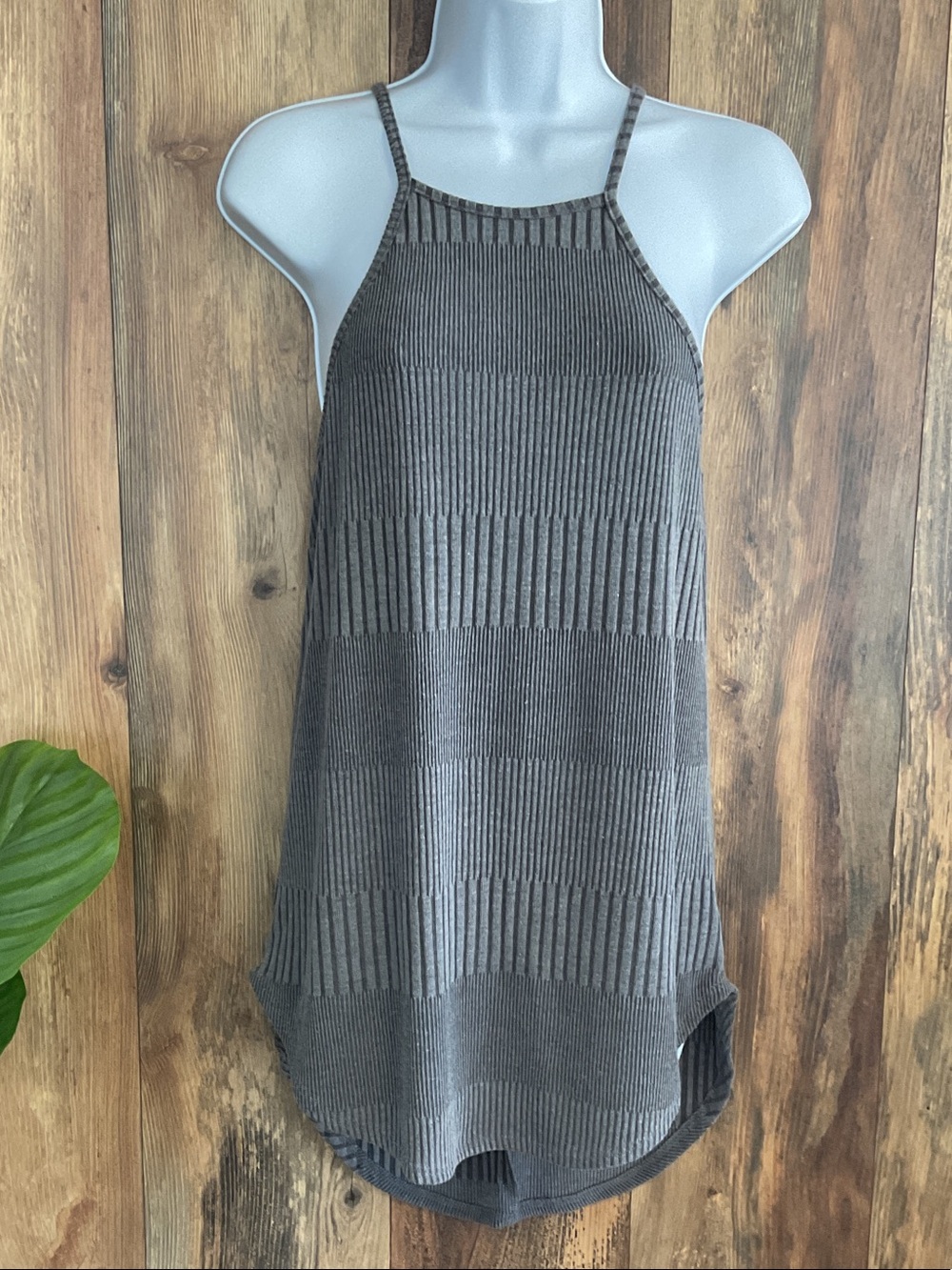 Daytrip Charcoal Ribbed Halter Cami Tank Top M        822K